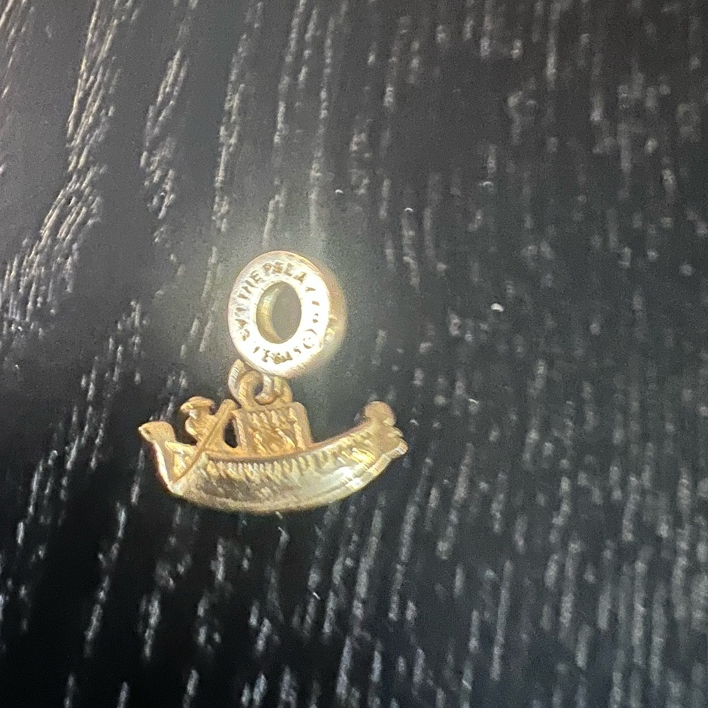 Gold charm - Picture 3 of 3